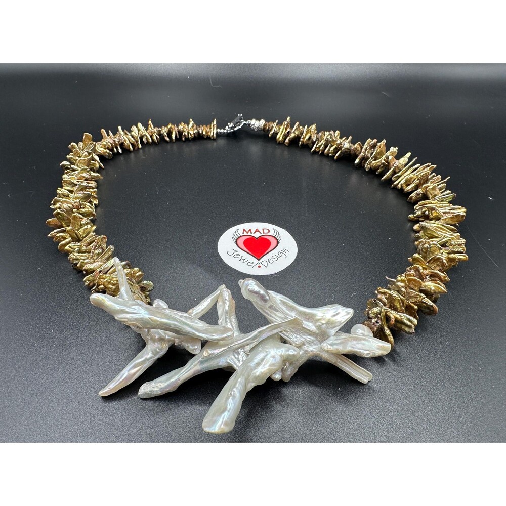 Green Biwa pearl necklace, textured white baroque choker, bronze toggle clasp - Picture 15 of 16